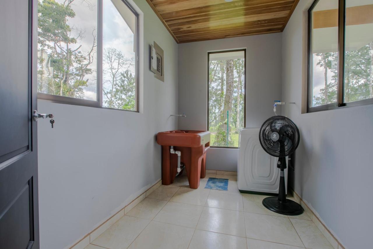 River Paradise Villa With Private Jacuzzi La Fortuna Bagian luar foto