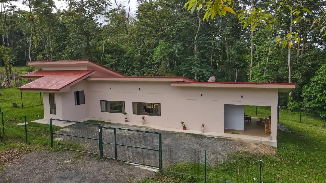 River Paradise Villa With Private Jacuzzi La Fortuna Bagian luar foto