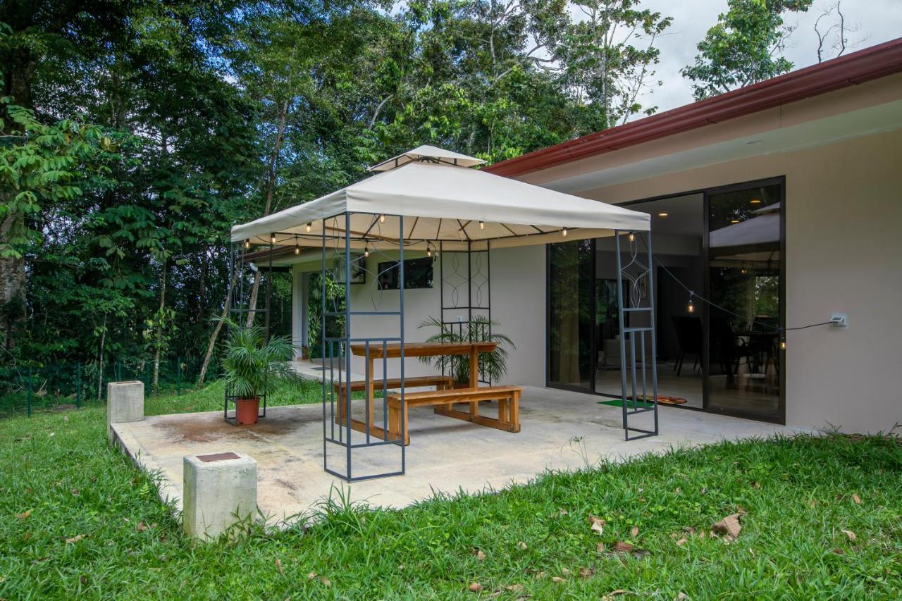 River Paradise Villa With Private Jacuzzi La Fortuna Bagian luar foto