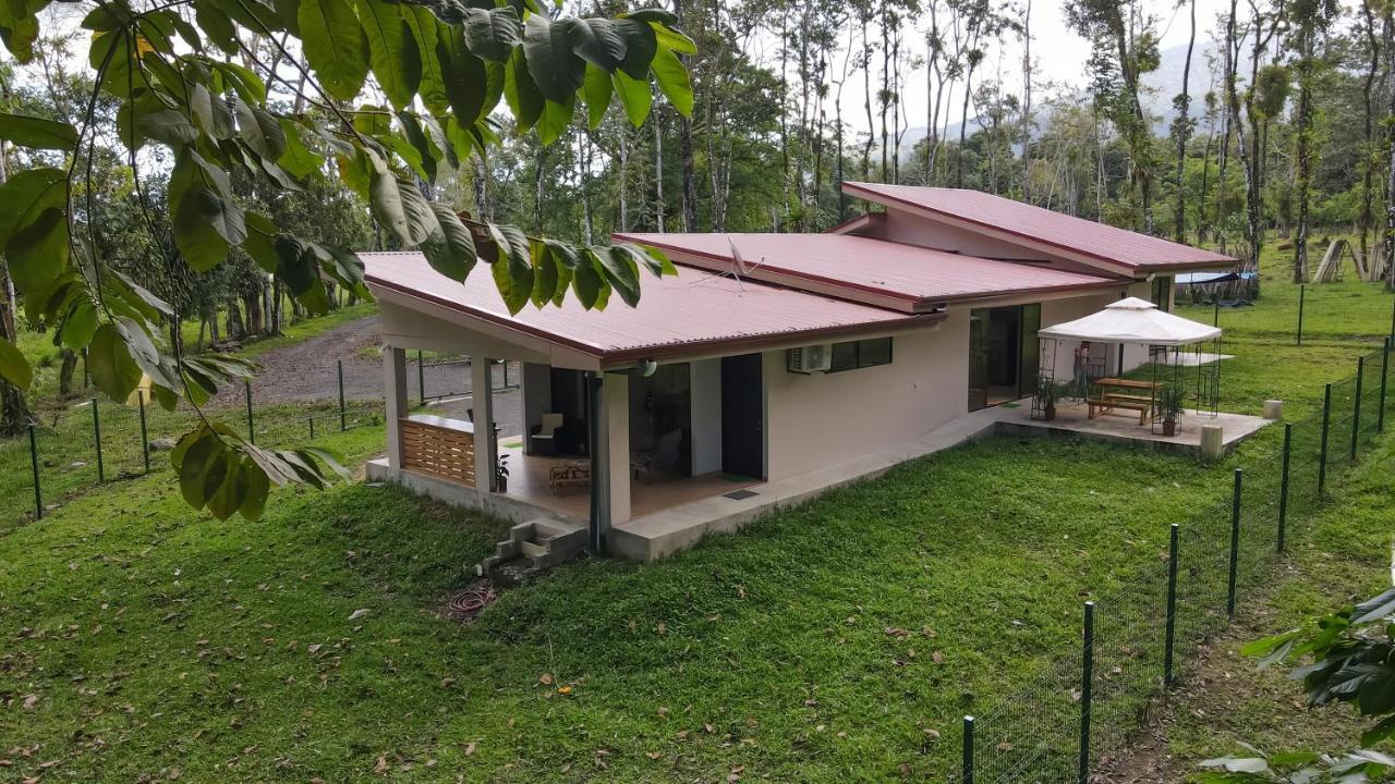 River Paradise Villa With Private Jacuzzi La Fortuna Bagian luar foto