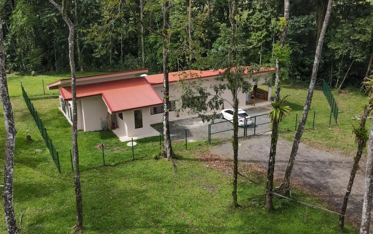 River Paradise Villa With Private Jacuzzi La Fortuna Bagian luar foto