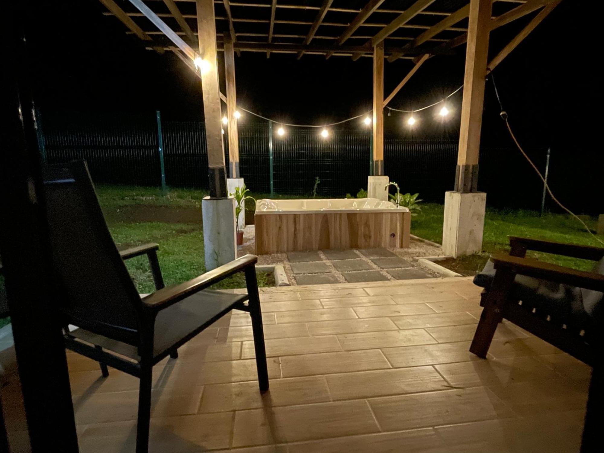 River Paradise Villa With Private Jacuzzi La Fortuna Bagian luar foto