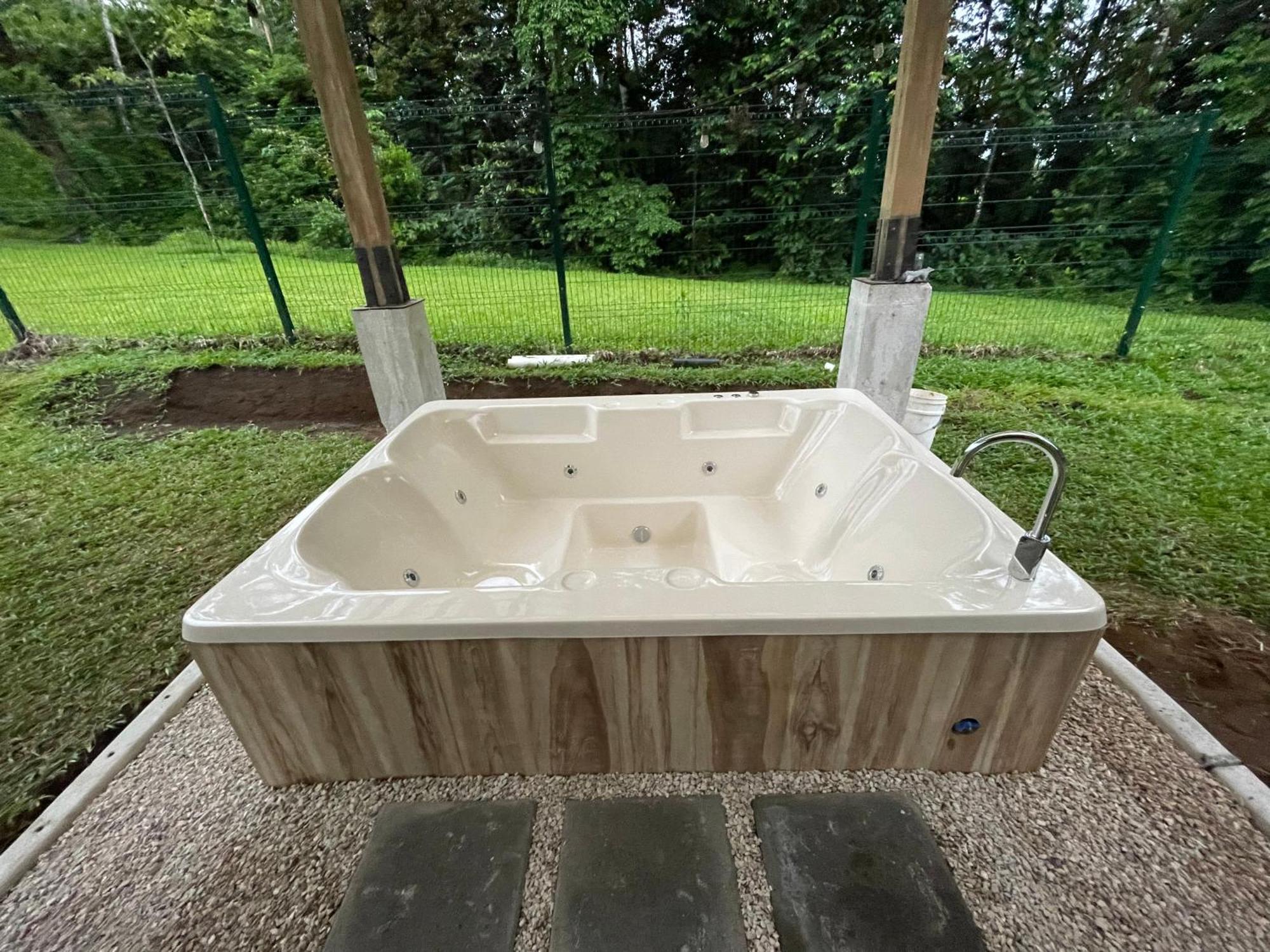 River Paradise Villa With Private Jacuzzi La Fortuna Bagian luar foto